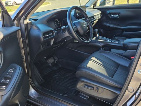 Used 2025 Honda HR-V EX-L image 9
