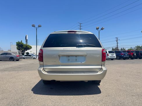 Used 2005 Dodge Grand Caravan SXT FWD image 7