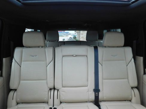 Used 2021 Cadillac Escalade ESV Premium Luxury image 27