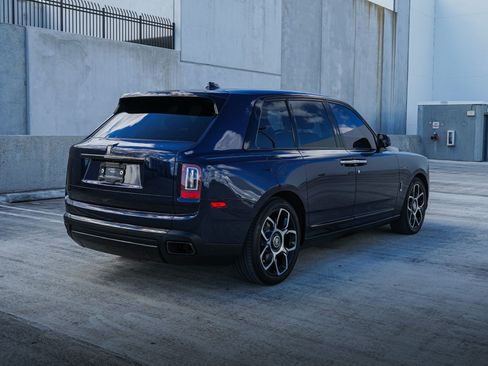 Used 2022 Rolls-Royce Cullinan Black Badge image 6