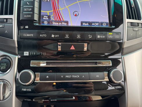 Used 2013 Toyota Land Cruiser image 46