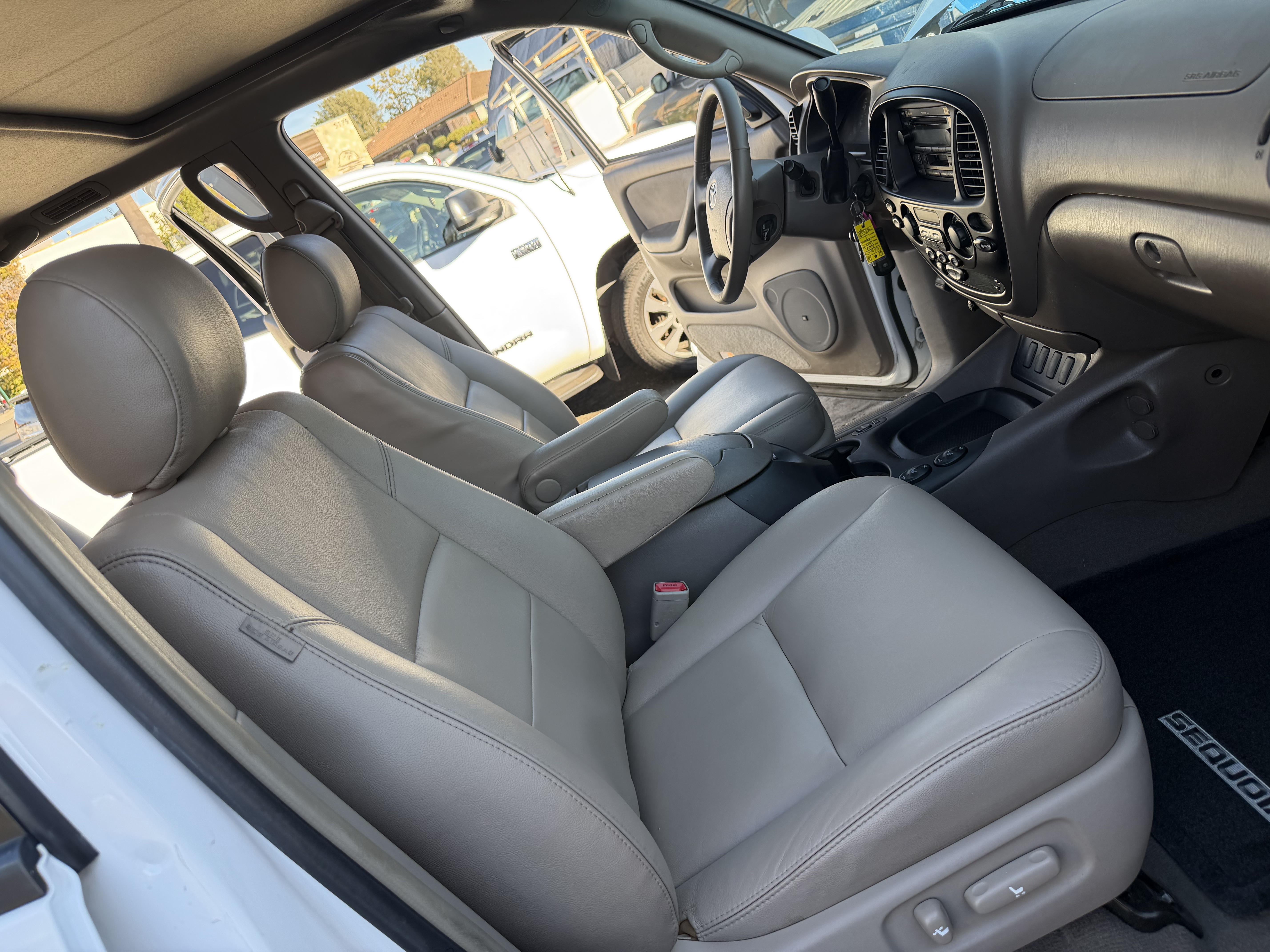 Used 2007 Toyota Sequoia 4WD SR5 image 31