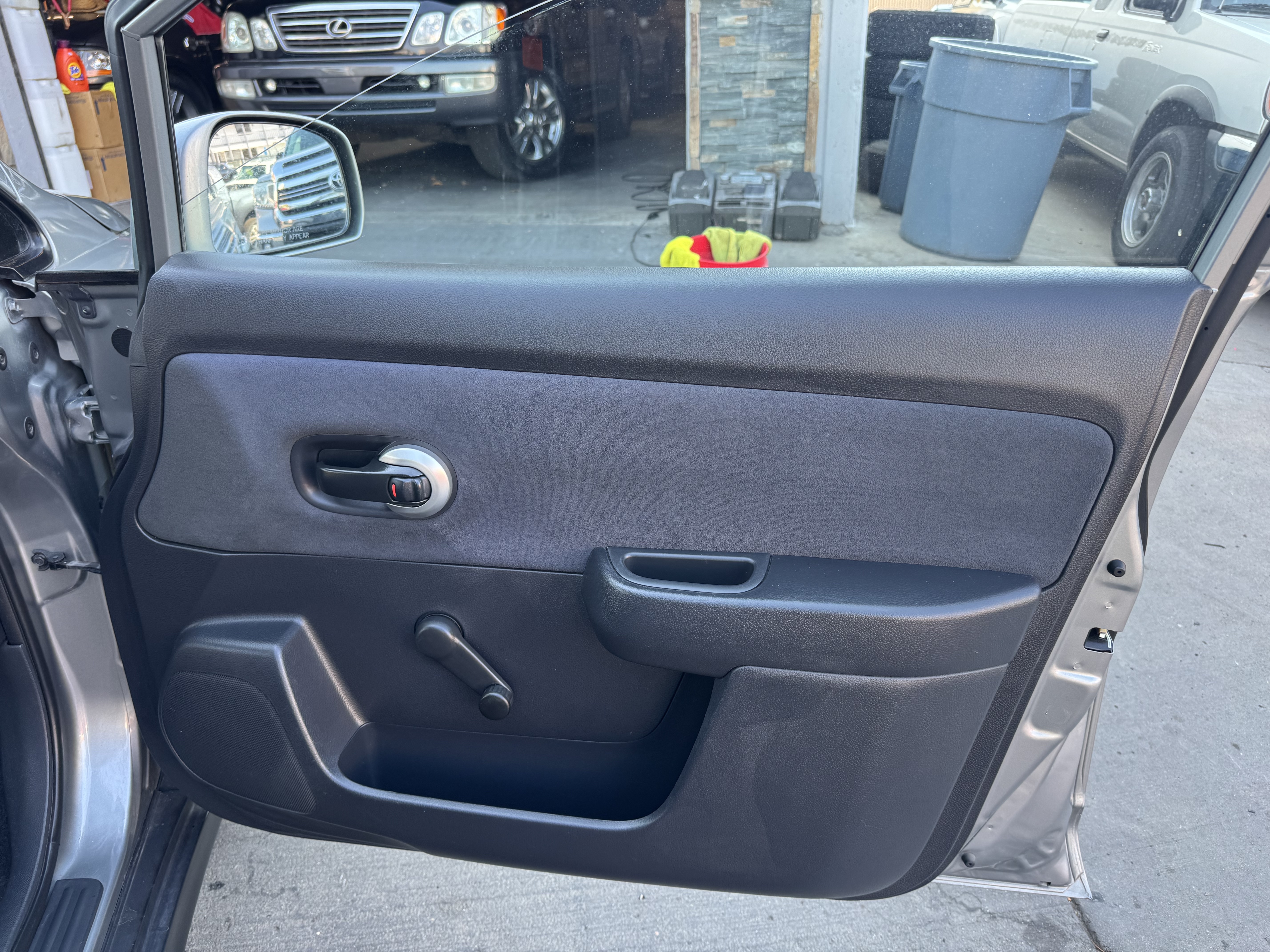 Used 2007 Nissan Versa S FWD image 27