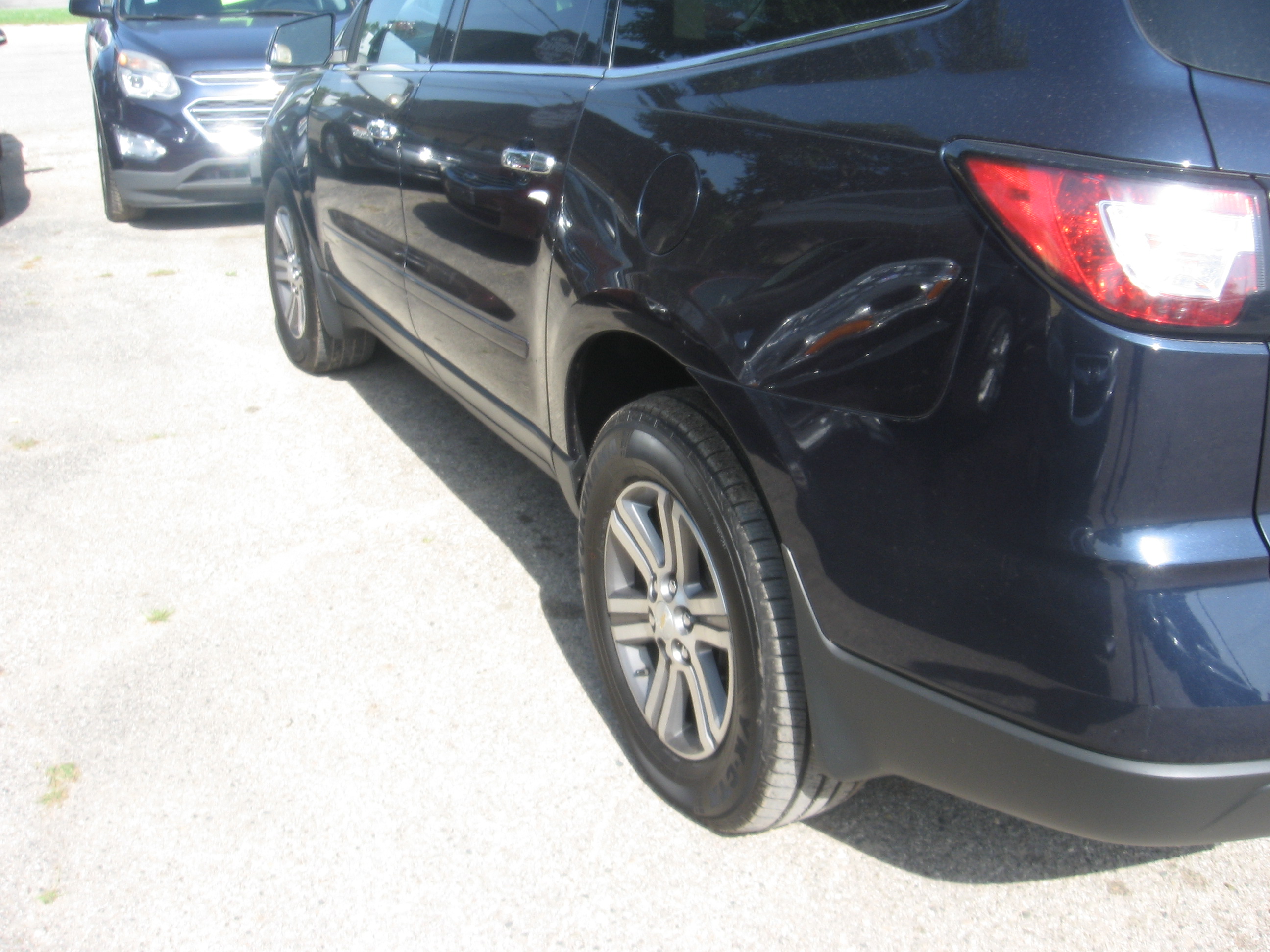 Used 2016 Chevrolet Traverse LT FWD image 6