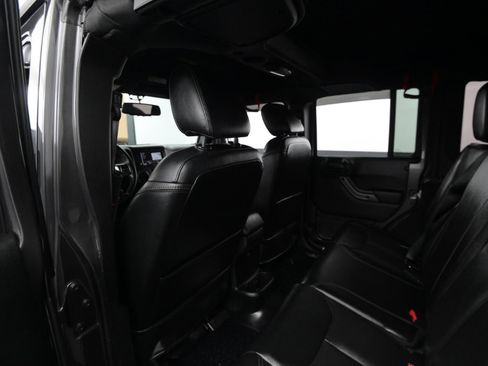 Used 2018 Jeep Wrangler Unlimited Sahara image 54