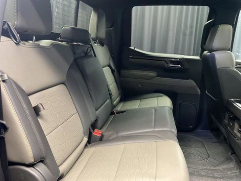 Used 2025 Chevrolet Silverado 1500 ZR2 image 14