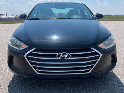 Used 2018 Hyundai Elantra Sedan FWD image 2