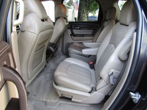 Used 2016 GMC Acadia FWD Denali image 10