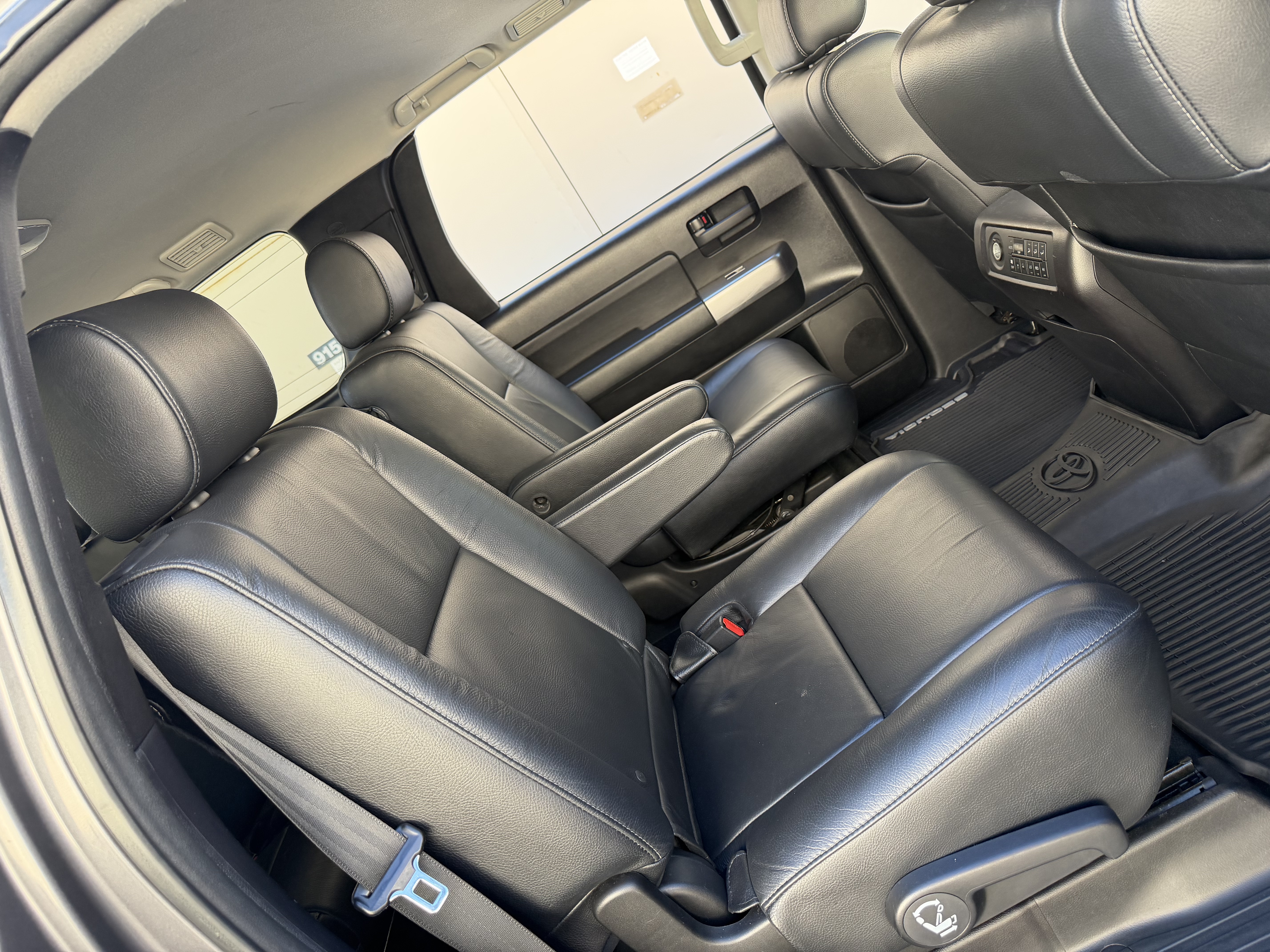 Used 2018 Toyota Sequoia TRD Sport AWD/4WD image 18