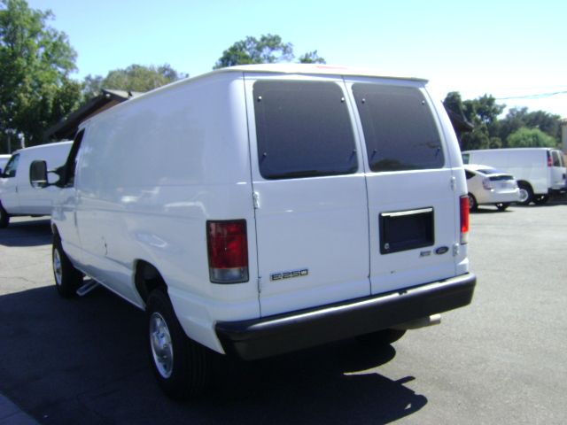 Used 2010 Ford E-250 and Econoline 250 UNAVAIL RWD image 5