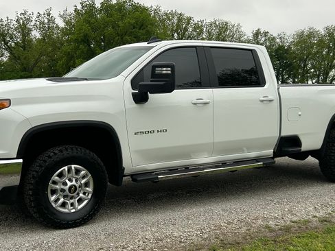 Used 2023 Chevrolet Silverado 2500 4x4 Crew Cab LT image 11