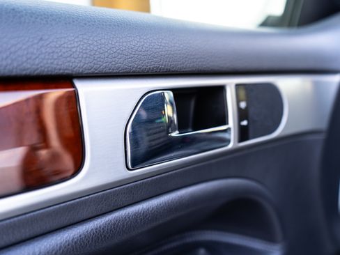 Used 2006 Volkswagen Touareg V10 TDI image 28