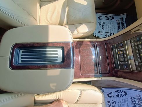 Used 2013 Cadillac Escalade Premium Luxury Platinum image 19