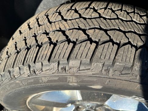 Used 2014 RAM 1500 SLT image 4