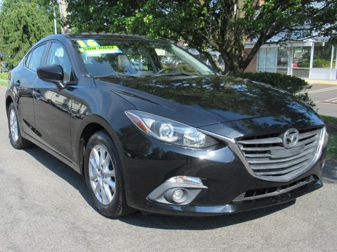 Used 2016 MAZDA MAZDA3 i Grand Touring Sedan FWD image 2