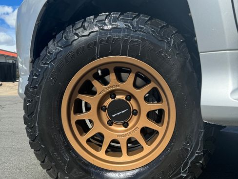 Used 2014 Lexus GX 460 image 9