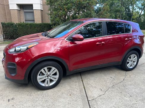 Used 2018 Kia Sportage LX image 2