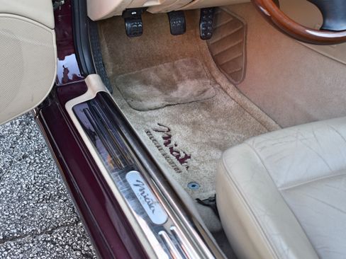 Used 2000 MAZDA MX-5 Miata Special Edition image 32