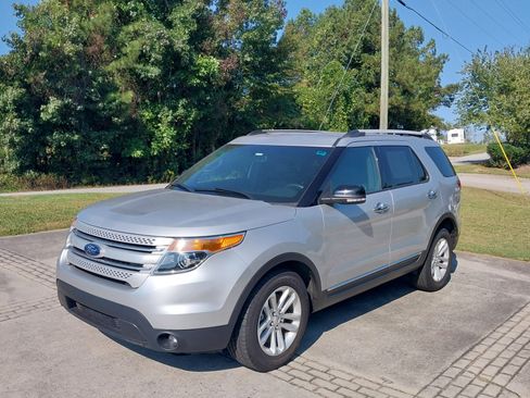 Used 2014 Ford Explorer XLT image 1