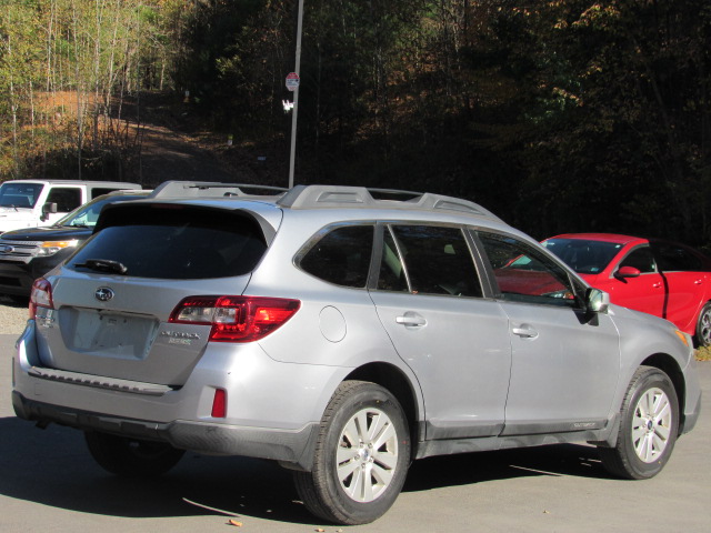 Used 2015 Subaru Outback 2.5i Premium AWD/4WD image 9