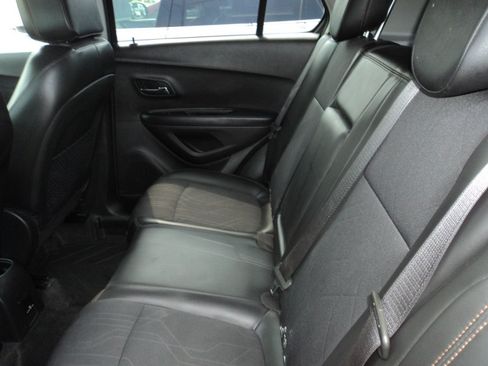 Used 2019 Chevrolet Trax LT image 9