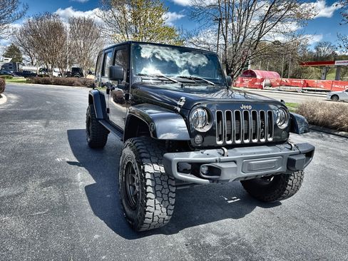 Used 2018 Jeep Wrangler Golden Eagle image 4