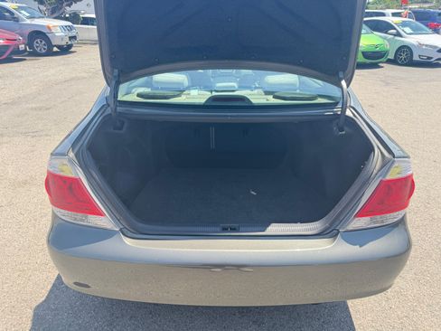 Used 2005 Toyota Camry LE FWD image 22