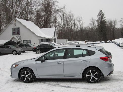 Used 2019 Subaru Impreza 2.0i Premium image 5