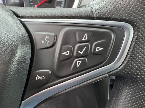 Used 2023 Chevrolet Equinox LS image 8