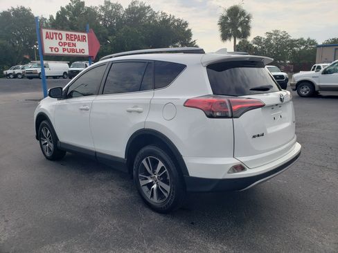 Used 2018 Toyota RAV4 FWD XLE image 3