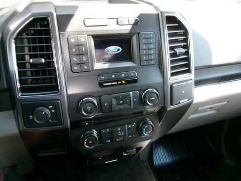 Used 2018 Ford F150 XLT image 13