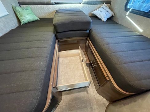 Used 2015 Mercedes-Benz Sprinter 4500 image 45