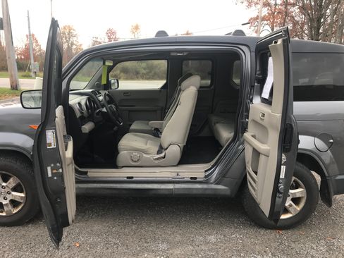 Used 2010 Honda Element EX image 11
