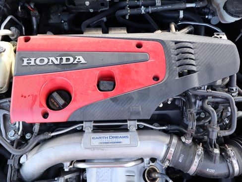Used 2019 Honda Civic Type R Touring image 25