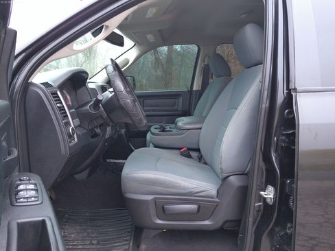 Used 2018 RAM 1500 ST image 5