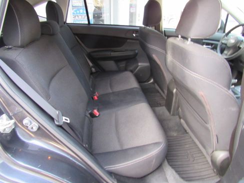 Used 2013 Subaru XV Crosstrek 2.0i Premium image 17