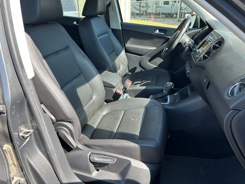 Used 2016 Volkswagen Tiguan FWD image 16