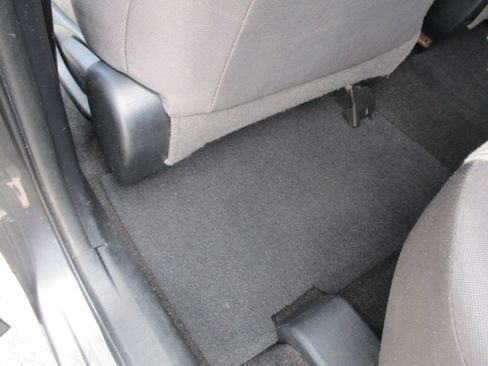 Used 2014 Toyota RAV4 AWD LE image 21