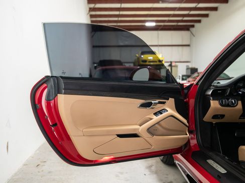 Used 2017 Porsche 911 Turbo image 28