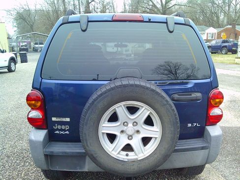 Used 2004 Jeep Liberty Sport image 4