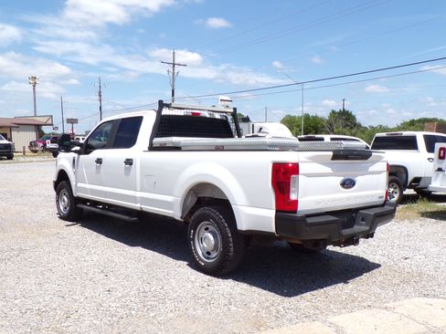 Used 2019 Ford F250 4x4 Crew Cab Super Duty image 2