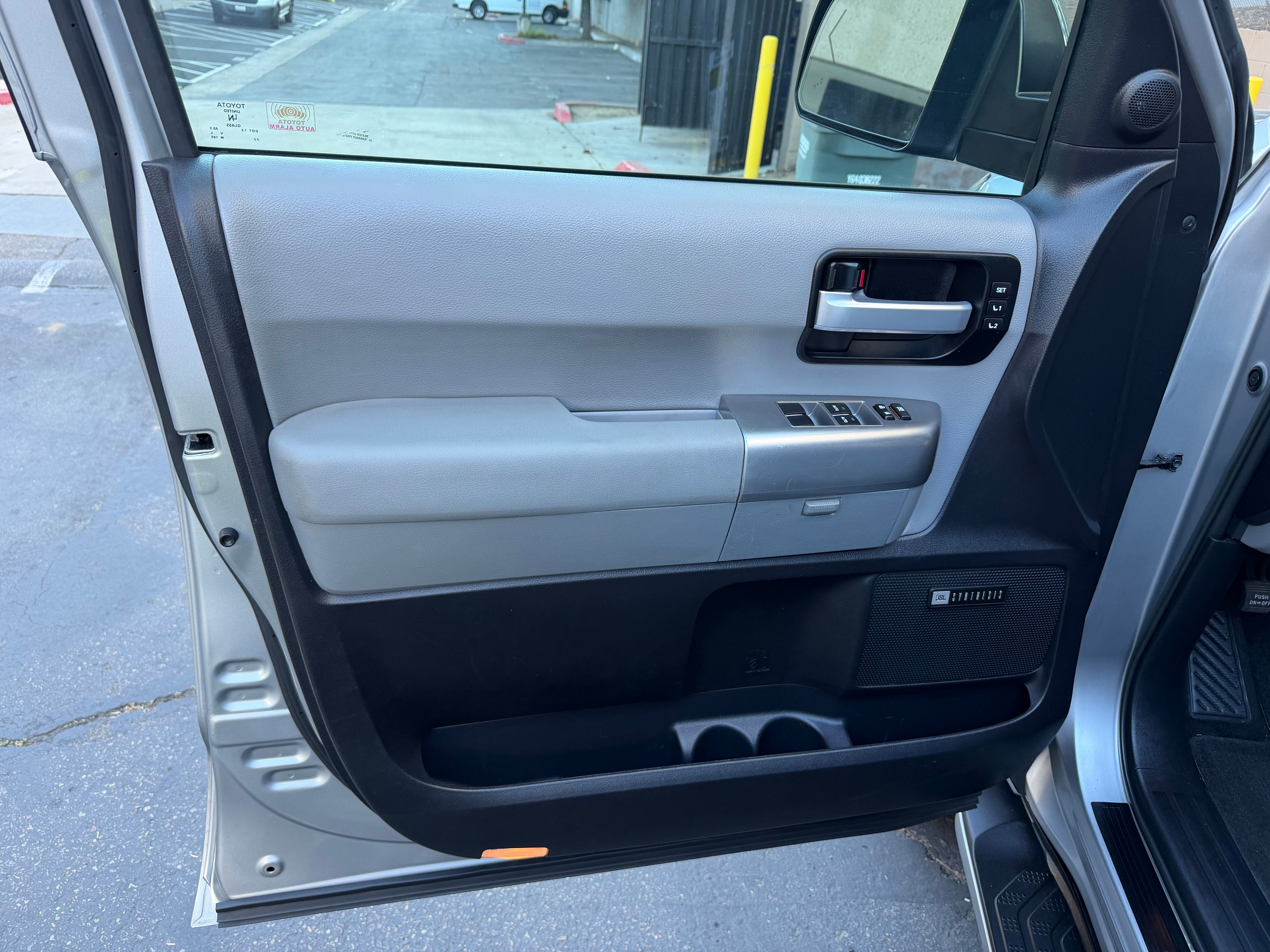 Used 2018 Toyota Sequoia Limited AWD/4WD image 18
