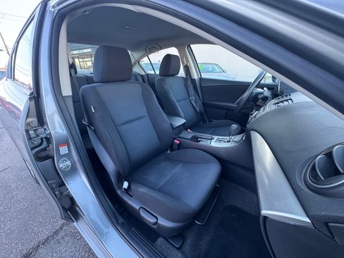 Used 2010 MAZDA MAZDA3 i Touring image 17