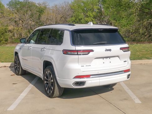 Used 2021 Jeep Grand Cherokee L Overland image 2