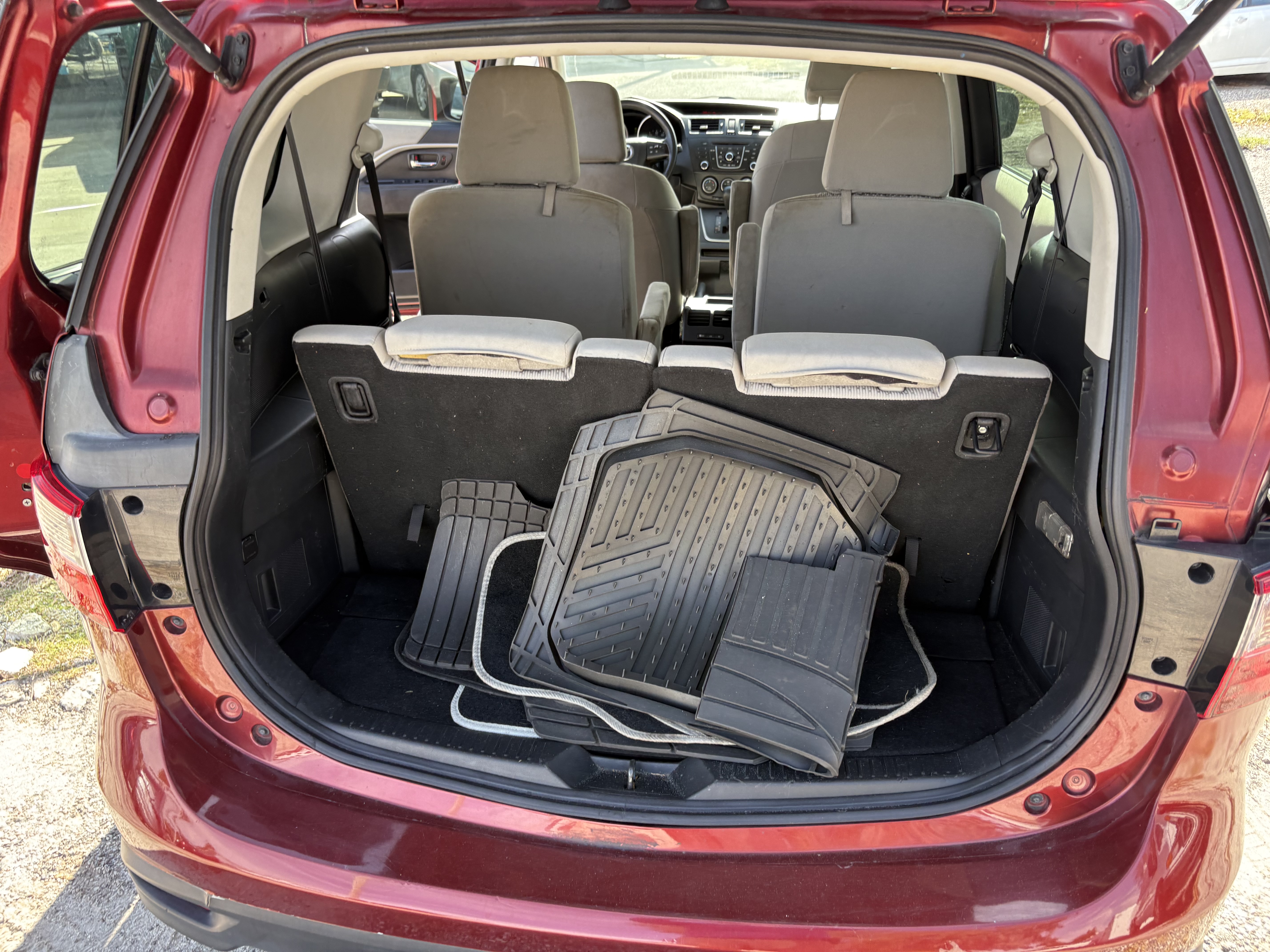 Used 2012 MAZDA MAZDA5 Sport FWD image 10