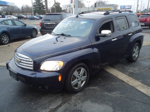 Used 2011 Chevrolet HHR LS image 1