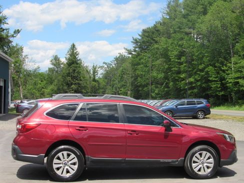 Used 2018 Subaru Outback 2.5i Premium AWD/4WD image 9