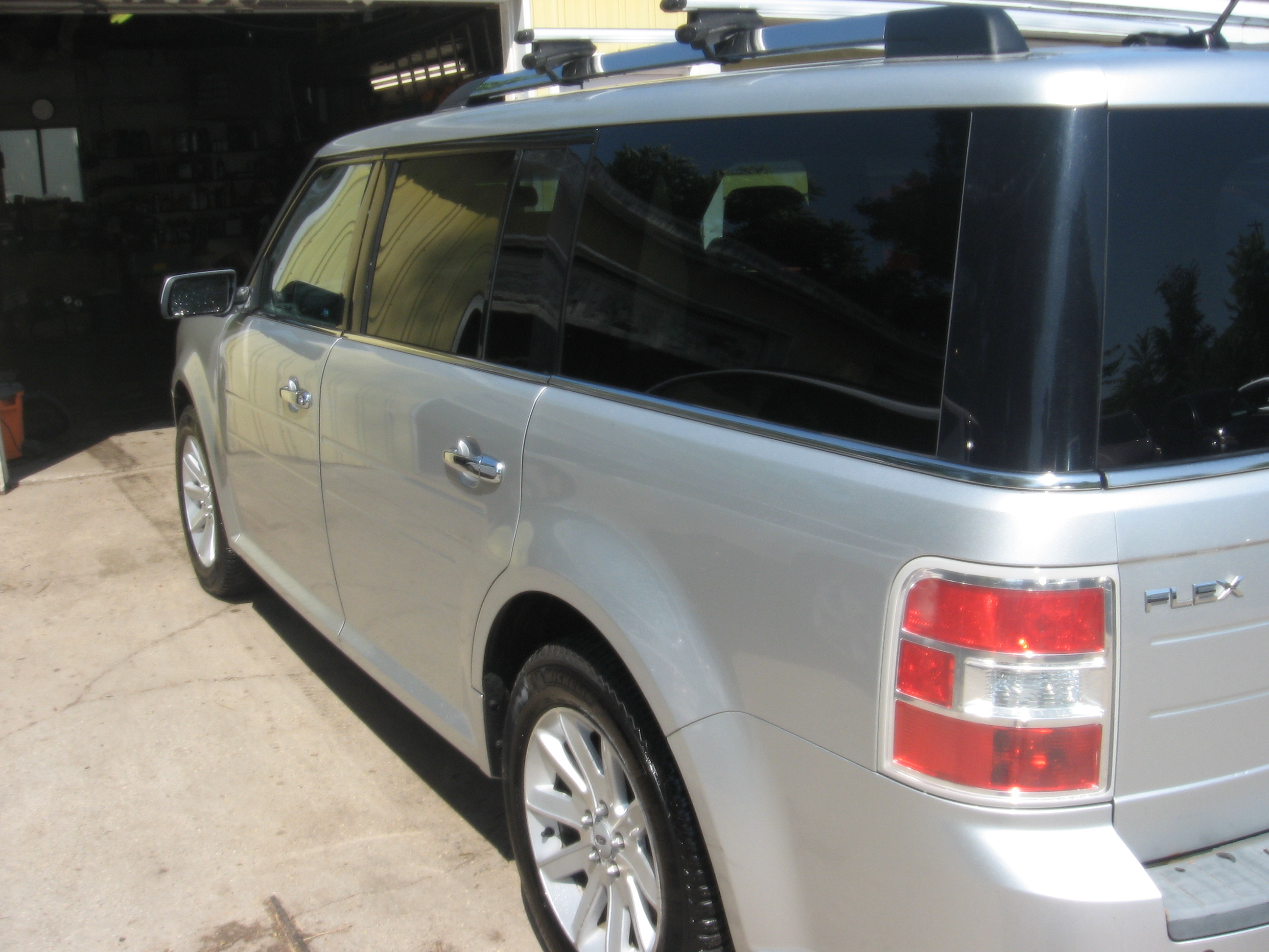 Used 2010 Ford Flex SEL FWD image 6