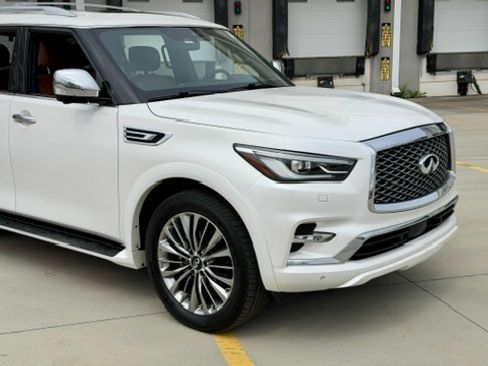 Used 2021 INFINITI QX80 image 2