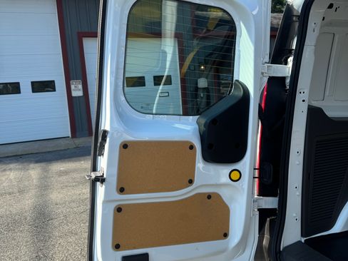 Used 2023 Ford Transit Connect XL image 13
